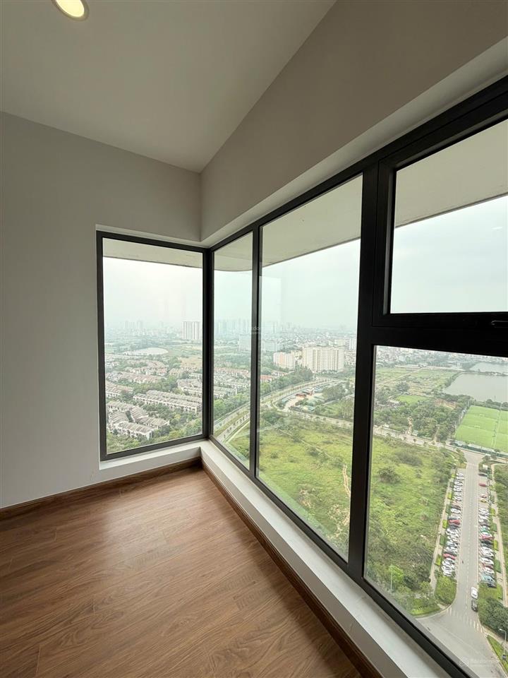 Bán căn 3 ngủ  98m  hướng tây nam  giá 9.2 tỷ (bao phí)