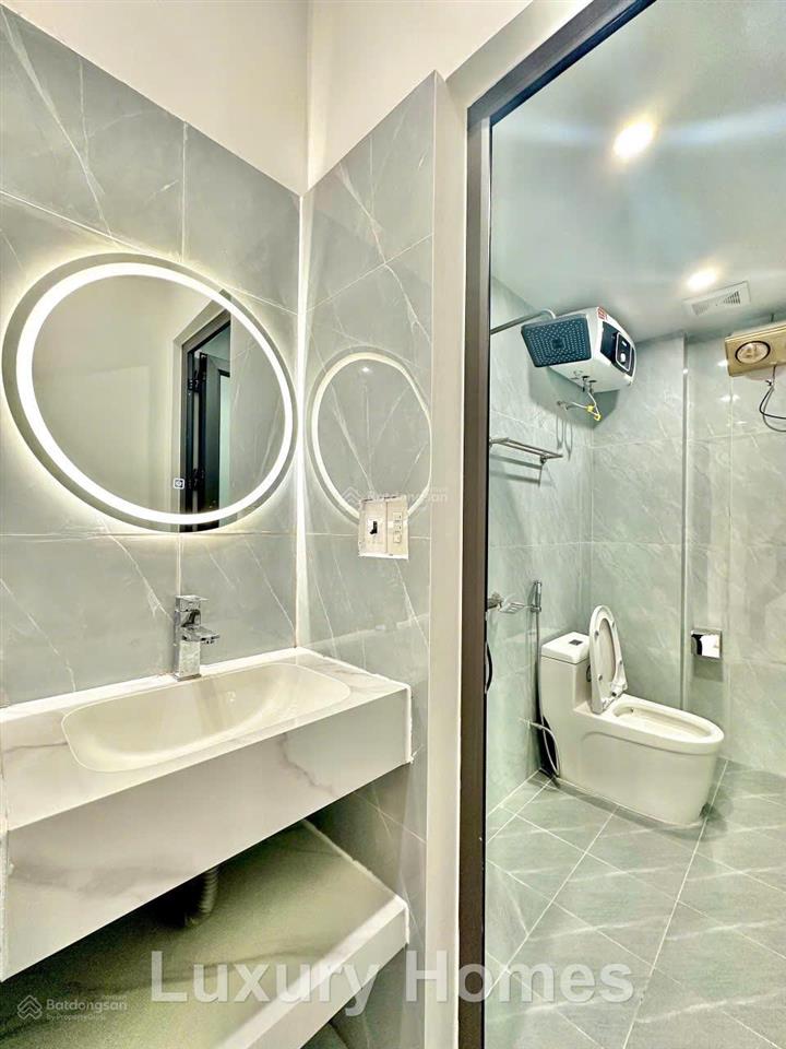 Gia đình cần bán gấp căn nhà mặt đường nguyễn văn linh