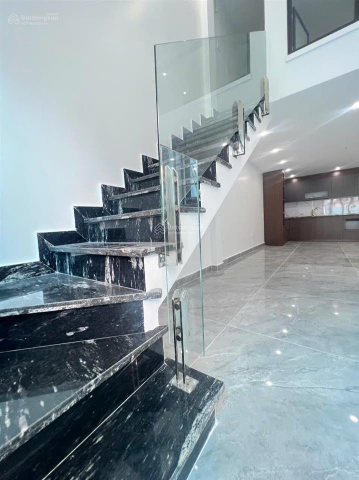 Gia đình chuyển công tác cần bán gấp căn nhà trong ngõ số 54 đường đại học dân lập  lê chân  hp