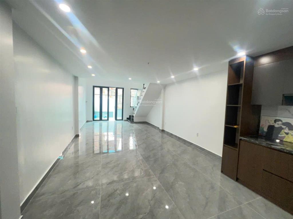 Gia đình chuyển công tác cần bán gấp căn nhà trong ngõ số 54 đường đại học dân lập  lê chân  hp