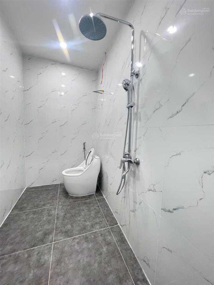 Gia đình chuyển công tác cần bán gấp căn nhà trong ngõ số 54 đường đại học dân lập  lê chân  hp