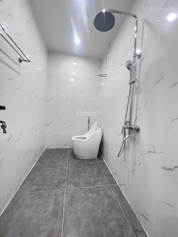 Cần bán căn nhà trong ngõ 54 đường đại học dân lập hải phòng .