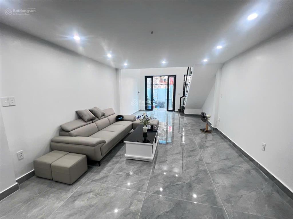 Cần bán căn nhà trong ngõ 54 đường đại học dân lập hải phòng .