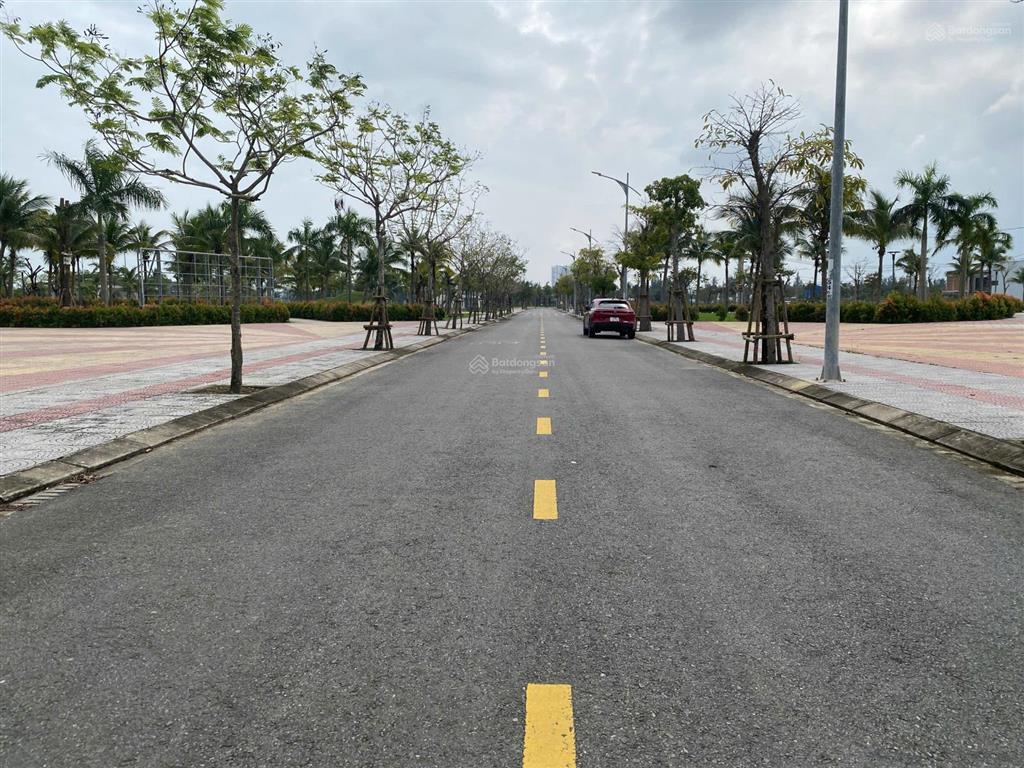 Giảm 1,5 tỷ  hiếm có! bán cặp đất đường đức tín, nam hòa xuân  lô sạch, sát sông (vip)