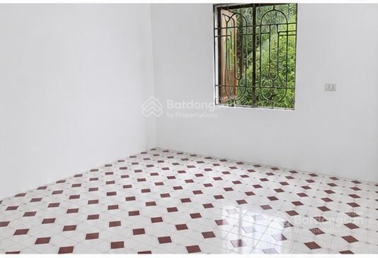 Nhà 2 tầng 120m2 ngõ 2 phương canh 4pn 2vs ngõ rộng ôtô đỗ cửa điện nước giá dân