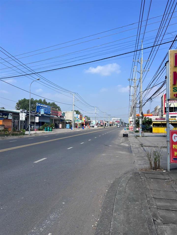 Mặt tiền kinh doanh ngang 9m, khu dân cư sầm uất. trước cổng kcn
