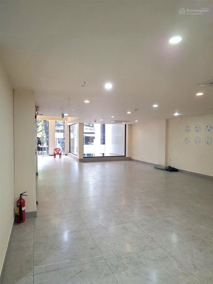 Cho thuê mặt bằng  setup sẵn, lối đi riêng tại tầng trệt và 1 trong toà nhà zeta tân bình
