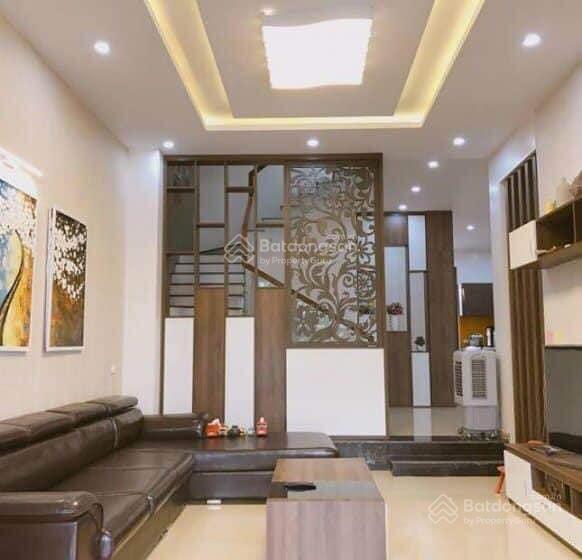 Nhà cổ nhuế  chủ ngộp bank hạ giá sập sàn  35m2  5 tầng  mới  full nội thất
