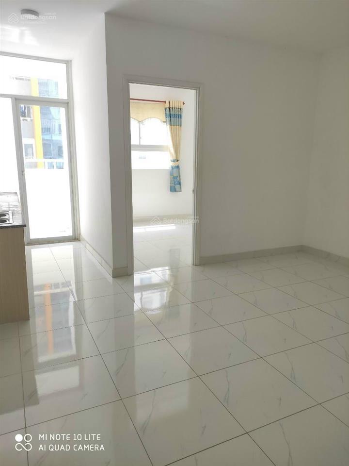 Bán căn 1 phòng ngủ block c lotus sen hồng. giá 1.350 tỷ, sổ sẵn hỗ trợ vay 850tr.  0906 028 ***