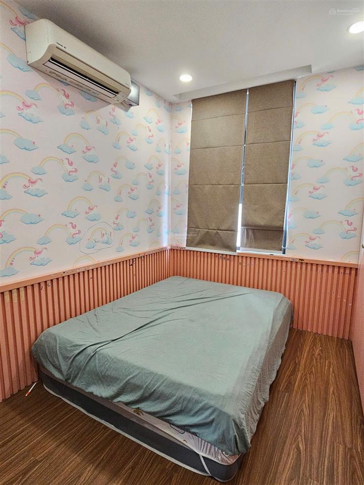 Cho thuê căn góc 2 pn 2wc 76m2,cc phú đông premier,có nội thất 8,5tr/tháng.  0906 028 ***