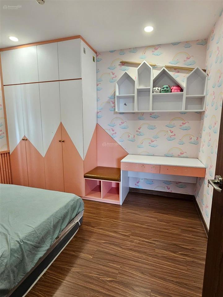 Cho thuê căn góc 2 pn 2wc 76m2,cc phú đông premier,có nội thất 8,5tr/tháng.  0906 028 ***