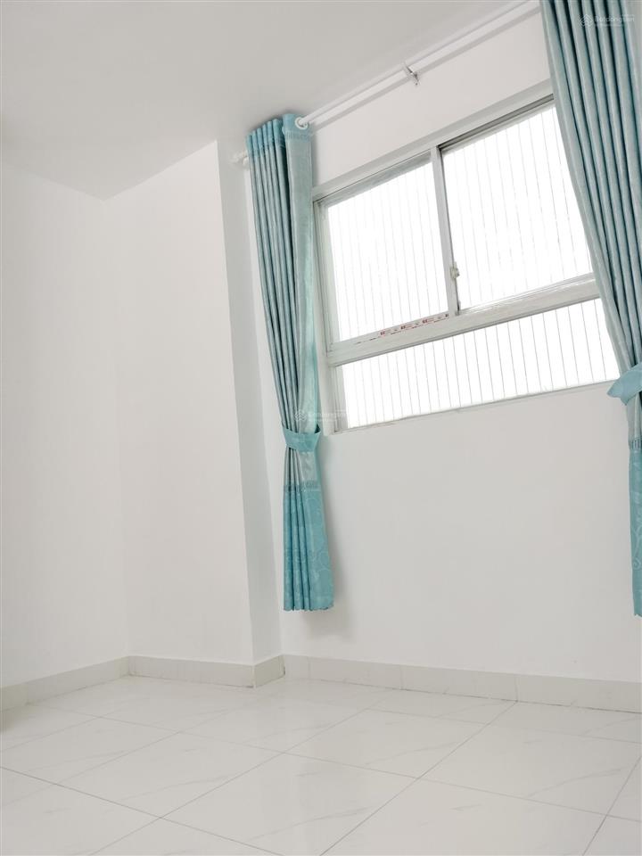 Bán ch lotus sen hồng 2 phòng ngủ 2wc,căn góc block b, sổ sẵn. giá 1,950 tỷ,sổ sẵn.  0906 028 ***
