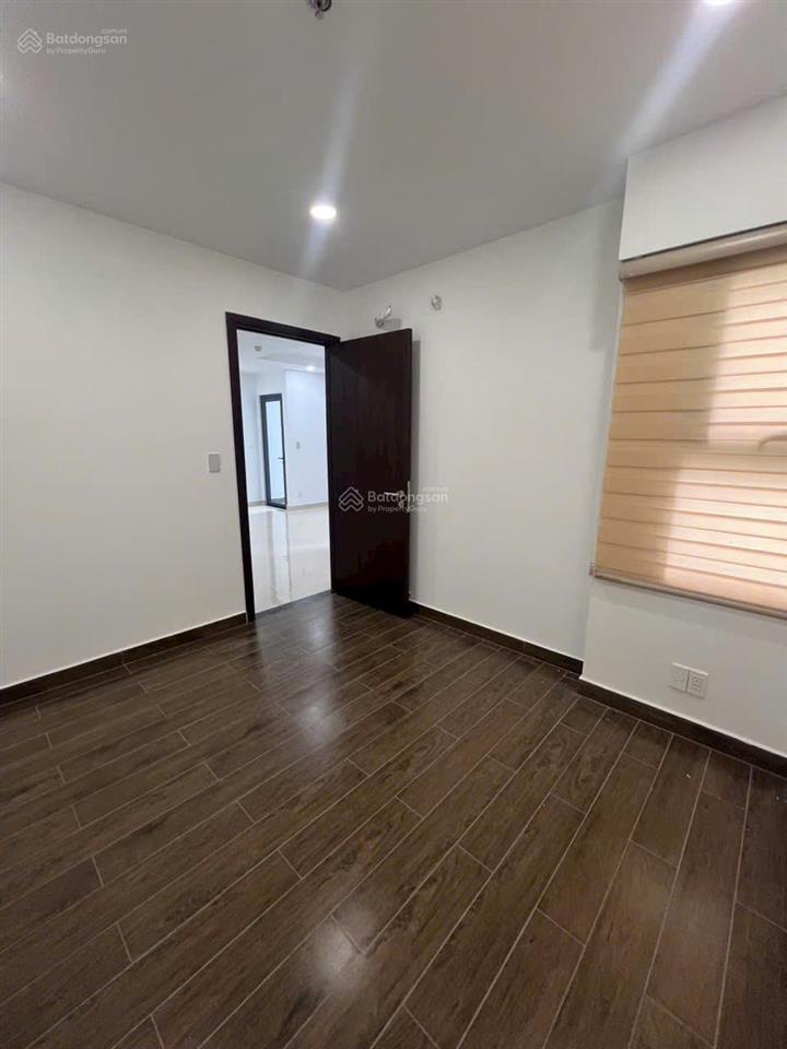 Cho thuê ch phú đông sky garden 2pn 2wc, có ít nội thất. giá 9tr.  0906 028 ***