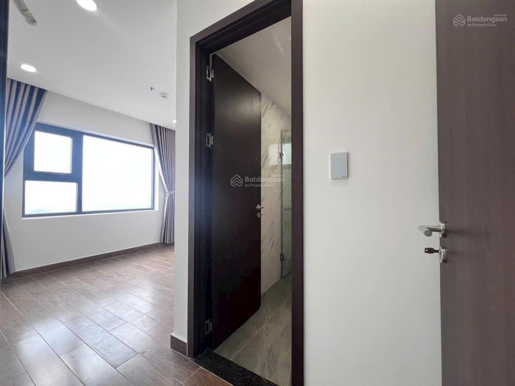 Cho thuê ch phú đông sky garden 2pn 2wc, có ít nội thất. giá 9tr.  0906 028 ***