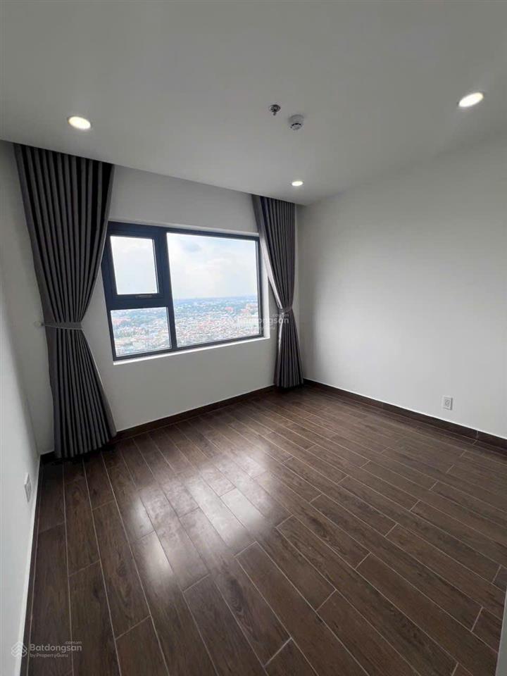 Cho thuê ch phú đông sky garden 2pn 2wc, có ít nội thất. giá 9tr.  0906 028 ***