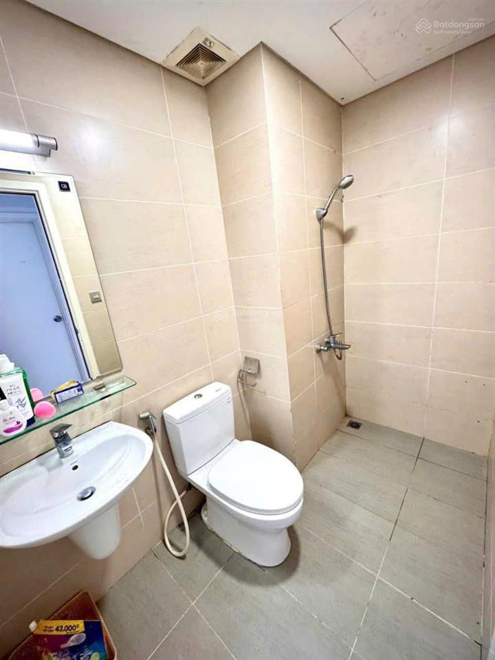 Phòng mới đủ nội thất trong căn hộ cho nam ở chung cư lux garden với an ninh 24/24 ở quận 7
