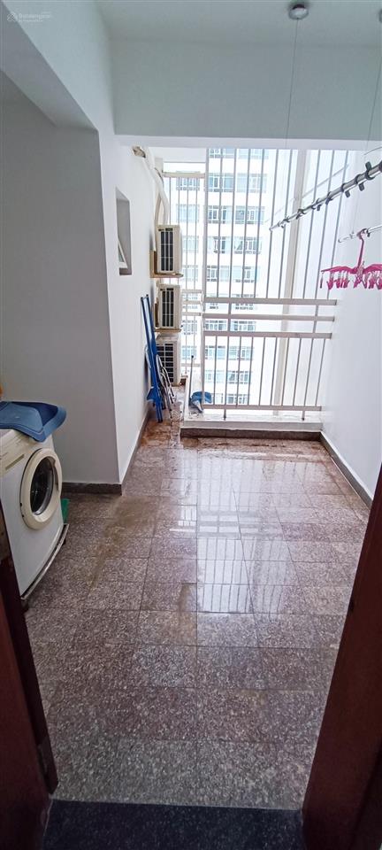 Phòng mới đủ nội thất trong căn hộ cho nam ở chung cư giai việt với an ninh 24/24 ở quận 8