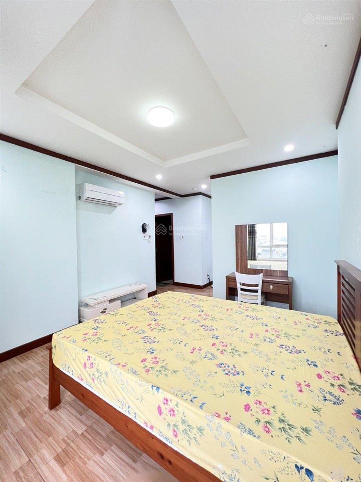 Phòng mới đủ nội thất trong căn hộ cho nam ở chung cư giai việt với an ninh 24/24 ở quận 8
