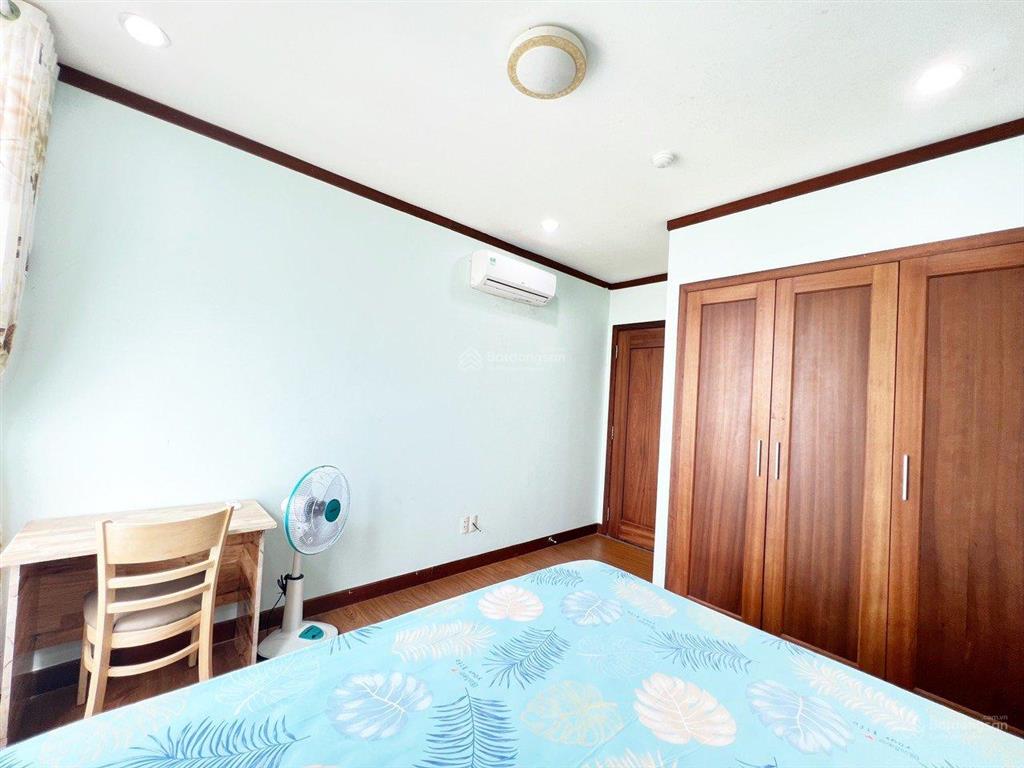Phòng mới đủ nội thất trong căn hộ cho nam ở chung cư giai việt với an ninh 24/24 ở quận 8