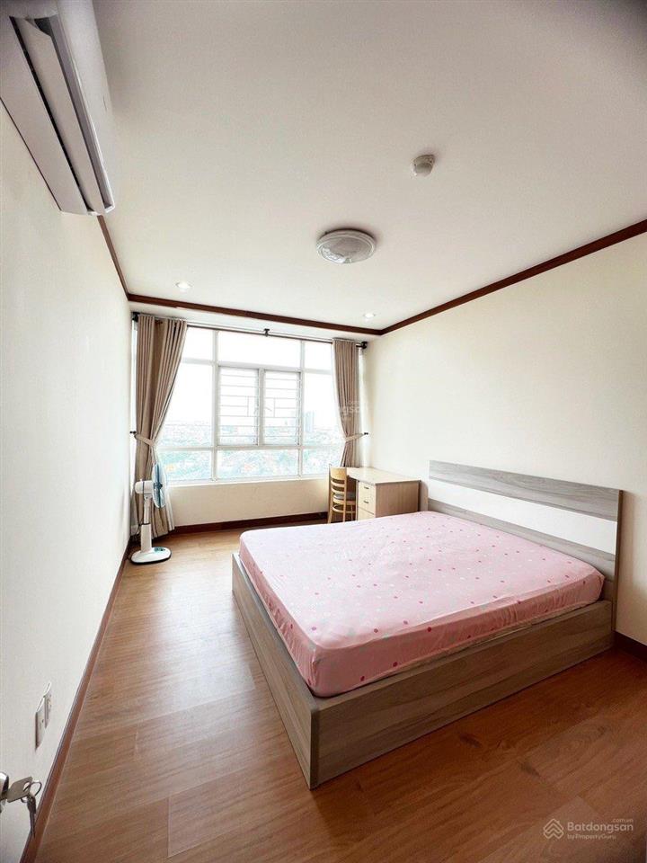 Phòng mới đủ nội thất trong căn hộ cho nam ở chung cư giai việt với an ninh 24/24 ở quận 8