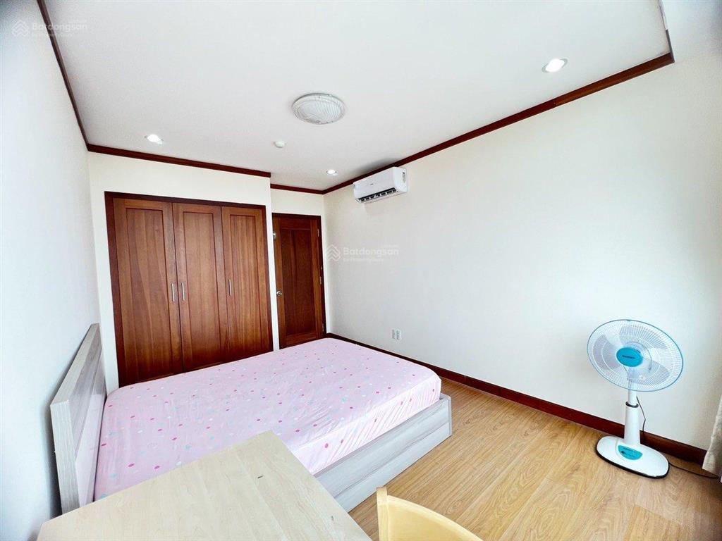Phòng mới đủ nội thất trong căn hộ cho nam ở chung cư giai việt với an ninh 24/24 ở quận 8