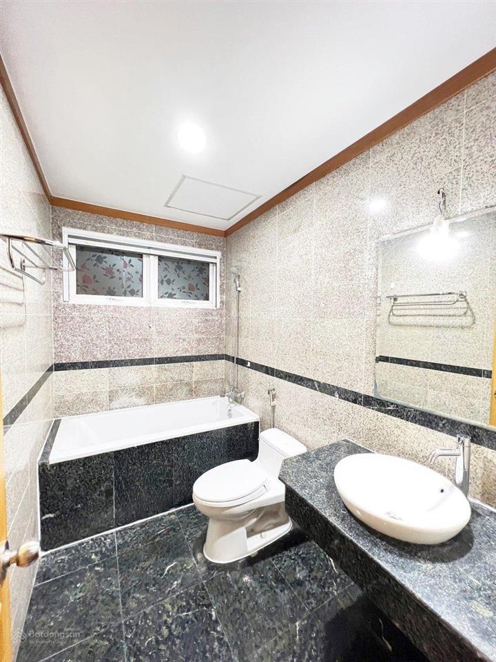 Phòng mới đủ nội thất trong chung cư phú hoàng anh với an ninh 24/24 ở quận 7