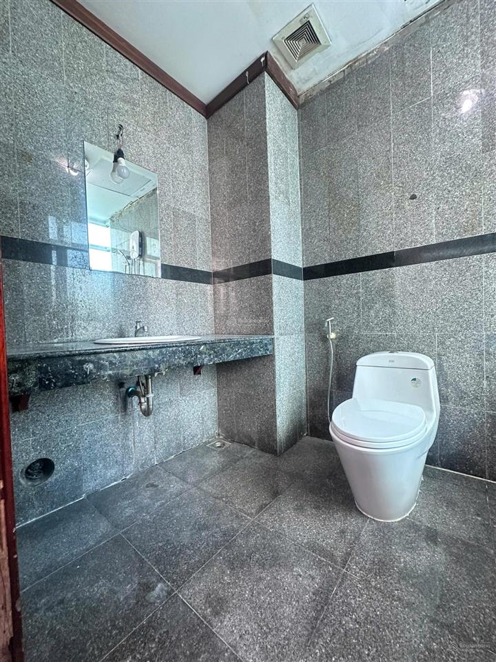 Phòng mới wc riêng cho nữ ở hoàng anh gia lai 3 với an ninh 24/24 gần tđt và rmit