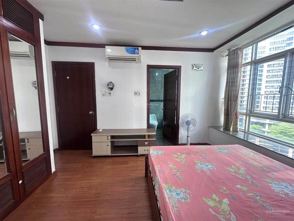 Phòng mới wc riêng cho nữ ở hoàng anh gia lai 3 với an ninh 24/24 gần tđt và rmit