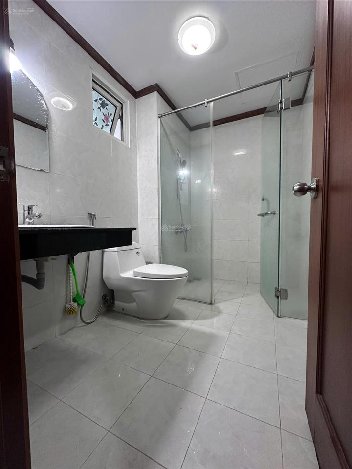 Phòng mới đầy đủ nội thất trong chung cư hoàng anh thanh bình với an ninh 24/24 ở quận 7