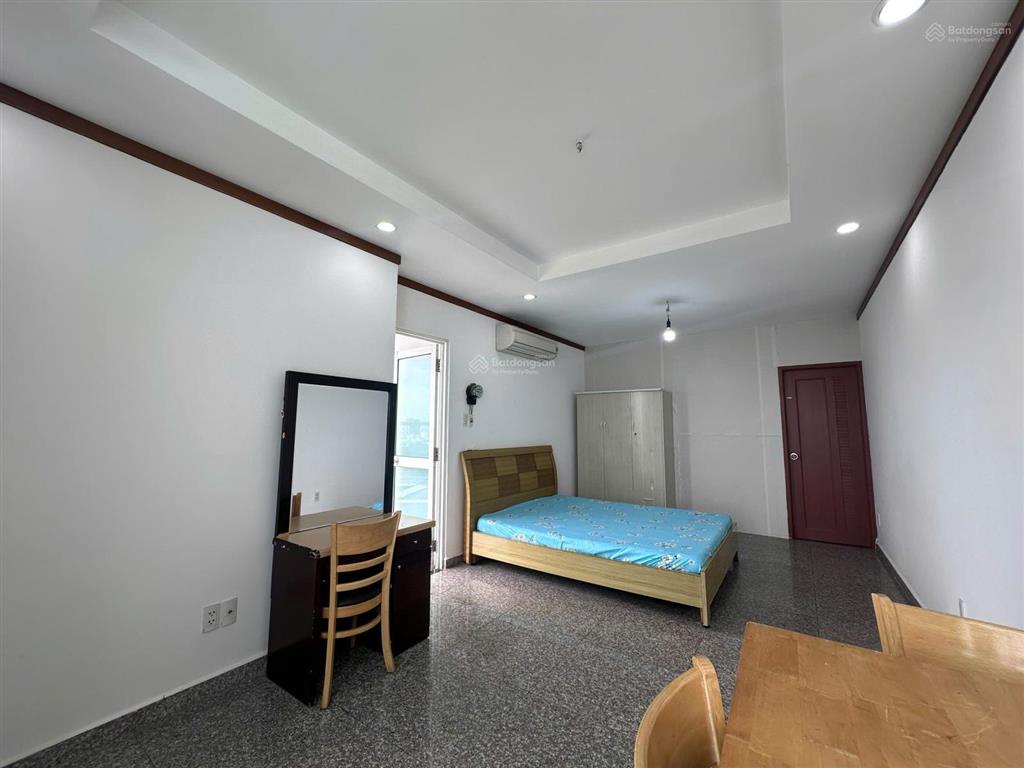 Phòng mới đầy đủ nội thất trong chung cư hoàng anh thanh bình với an ninh 24/24 ở quận 7
