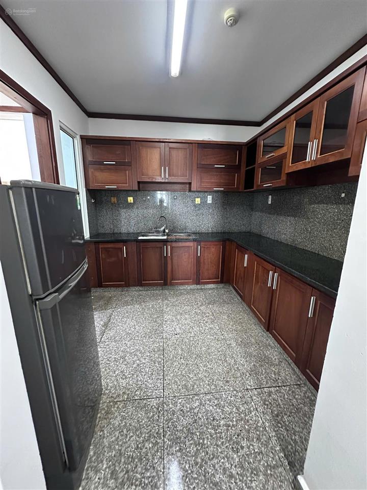 Phòng mới đầy đủ nội thất trong chung cư hoàng anh thanh bình với an ninh 24/24 ở quận 7