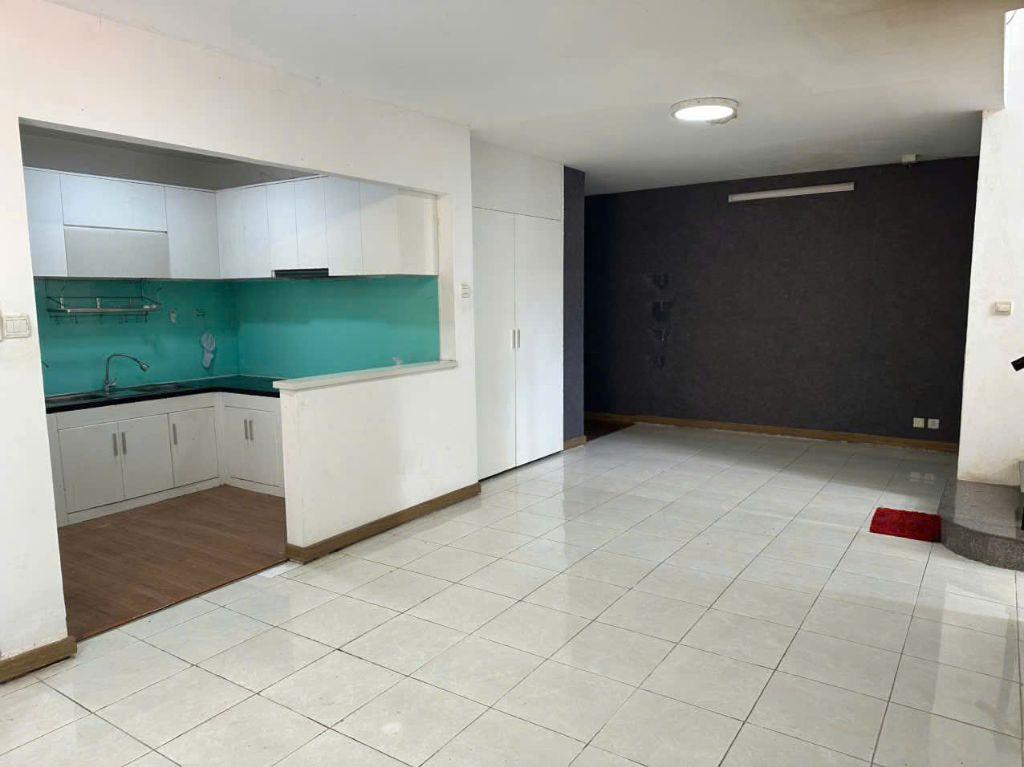 Cần cho thuê căn hộ Penthouses Central Garden Quận 1, Dt : 168 m², 3PN, 3WC, giá: 17 tr/th,