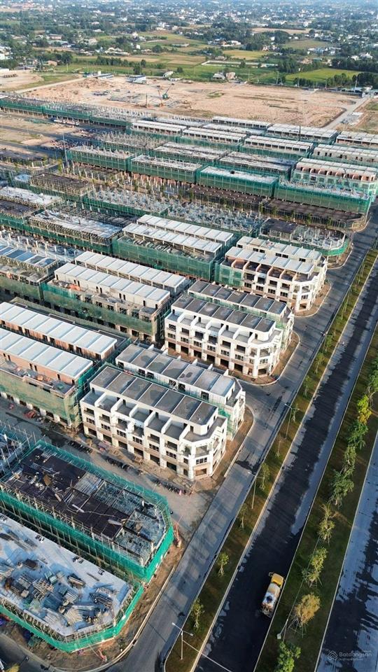 Nhà phố vinhomes hỗ trợ ls đến 5 năm nhận bàn giao t12/2026 tiện ích all in one