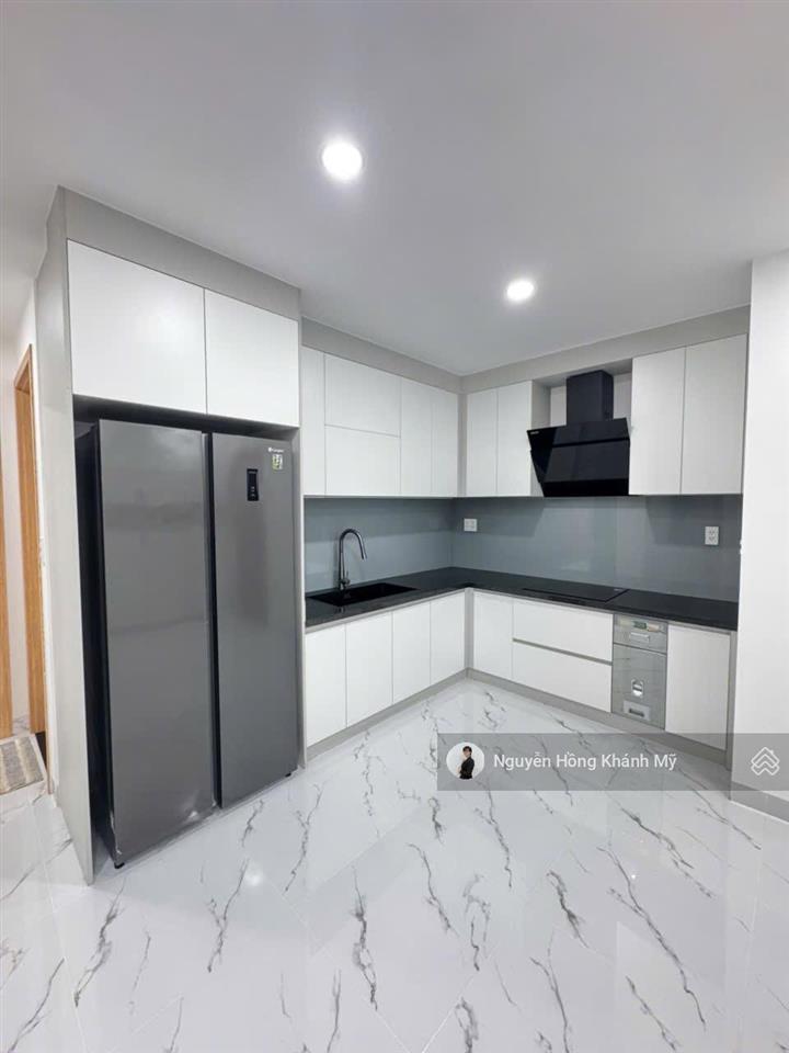 Bán nhanh 2pn 2wc 80m2 lavida plus full nội thất hiện đại ngay đại học rmit. nhà mới 100%. giá 4tỷ9
