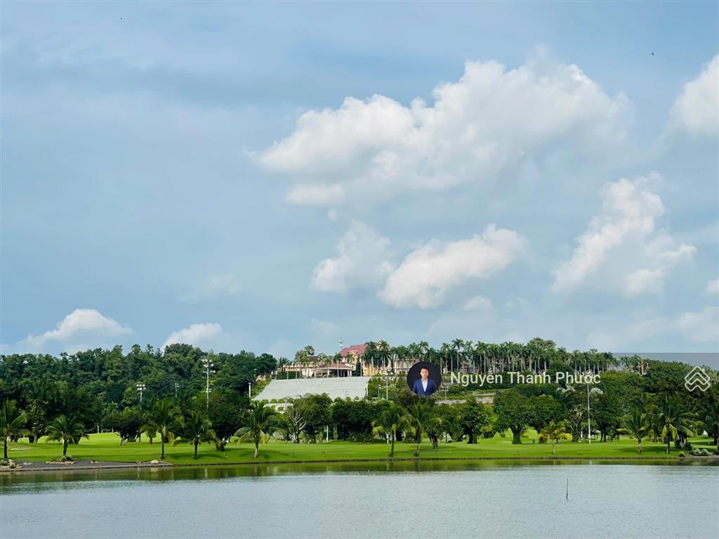 Chính chủ cần tiền gửi bán nhanh nền góc biệt thự hiếm view sân golf, 800m2 full thổ cư chỉ 18tr/m2