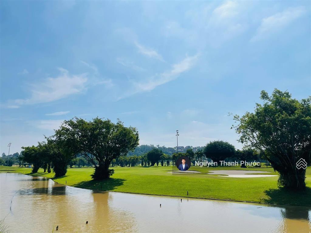 Chính chủ cần tiền gửi bán nhanh nền góc biệt thự hiếm view sân golf, 800m2 full thổ cư chỉ 18tr/m2