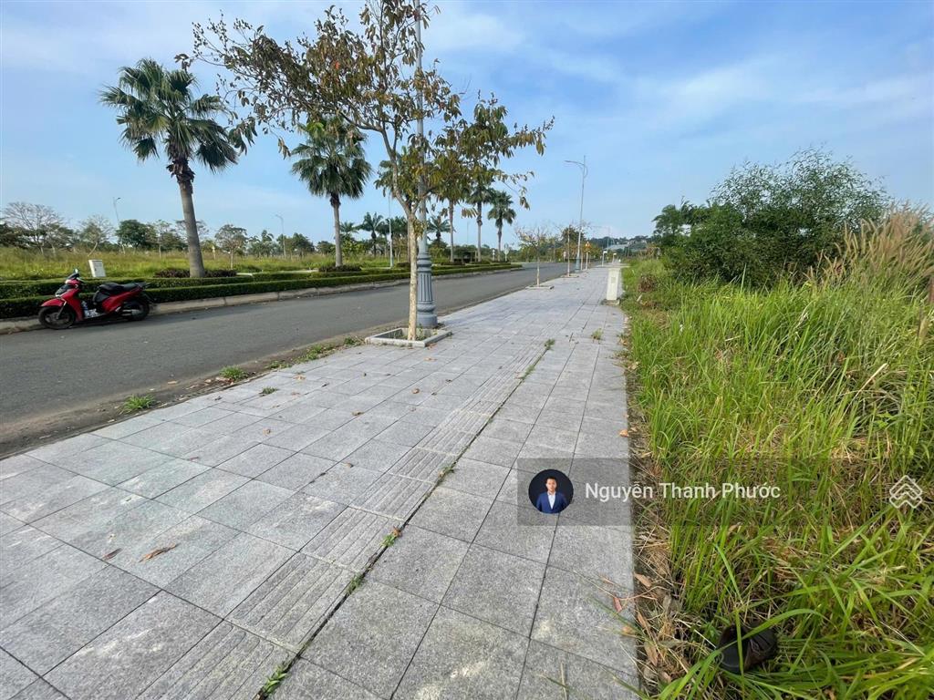 Kẹt tiền bán gấp nền 9x18m khu phú gia, kề trục 30m giá chỉ 18tr/m2 dự án biên hòa new city