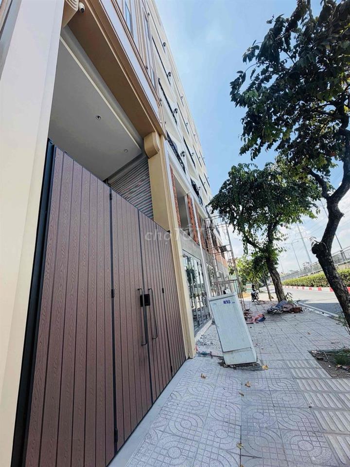 bán nhà mặt tiền Phạm Văn Đồng
