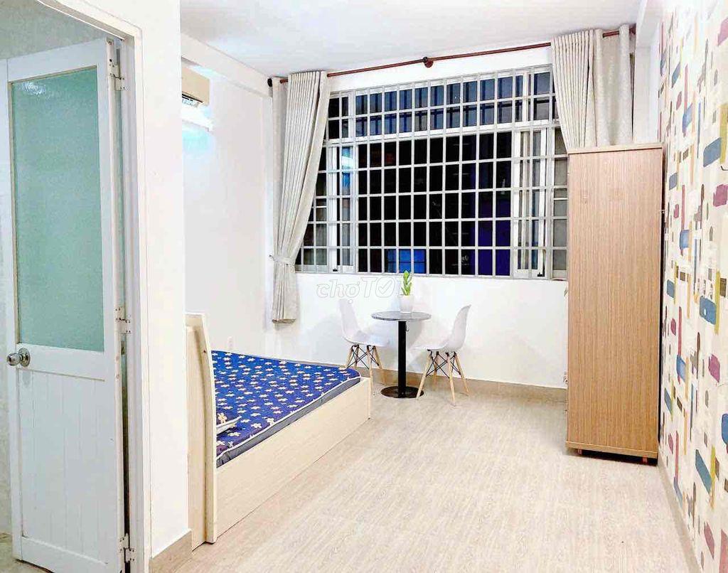 Phòng full nội thất 25m2 ngay trung tâm quận 1