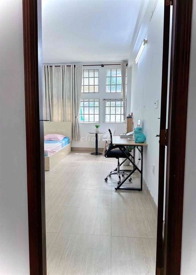 Phòng full nội thất 25m2 ngay trung tâm quận 1