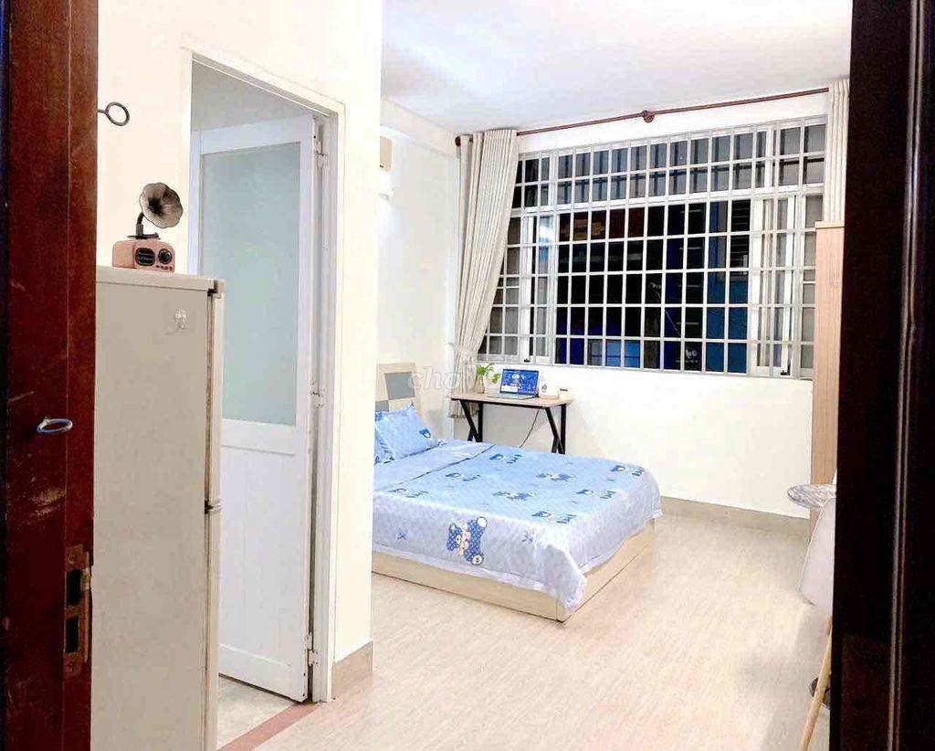 Phòng full nội thất 25m2 ngay trung tâm quận 1