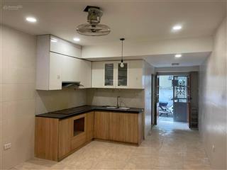 Tập thể thái thịnh tầng 1  45m2  8 triệu  chính chủ