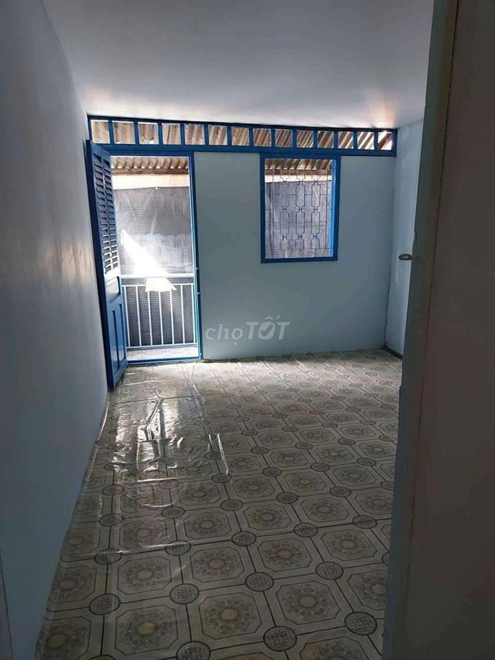 cần bán nhà quận4