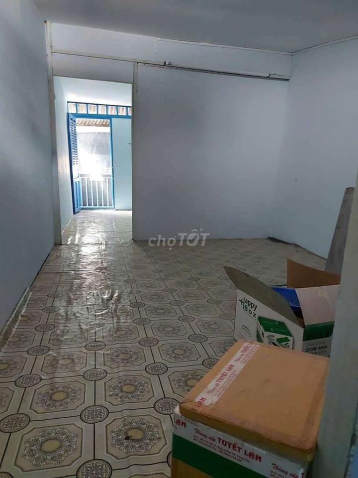 cần bán nhà quận4