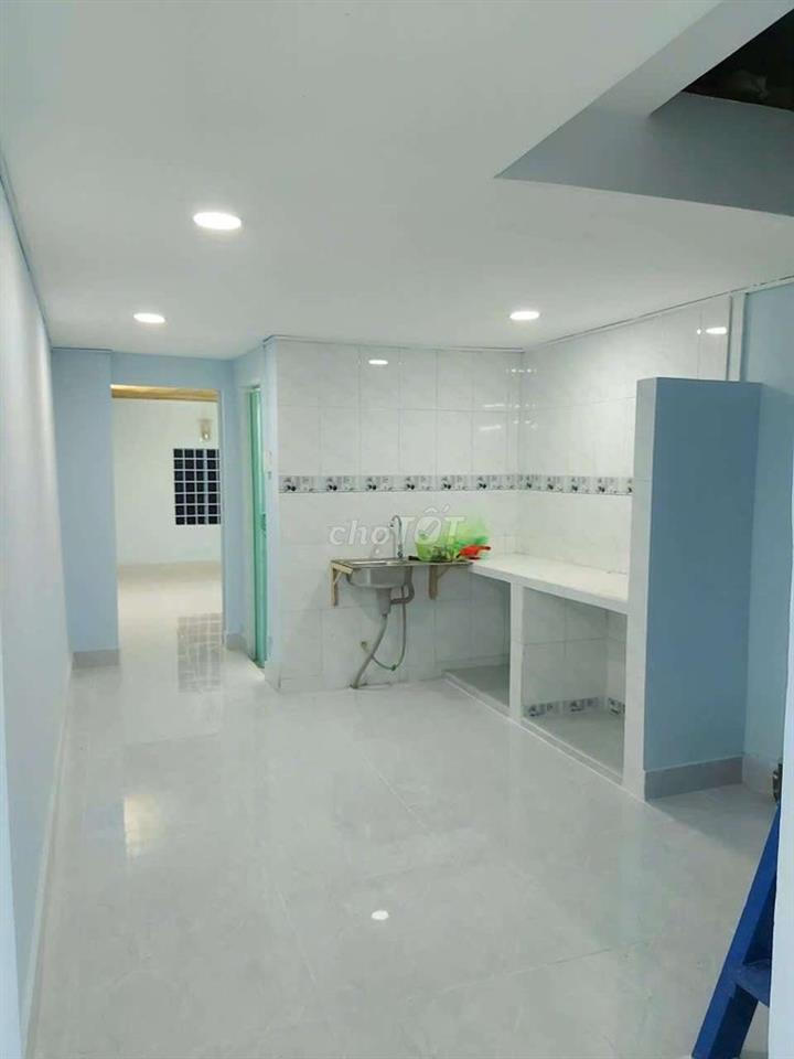 cần bán nhà quận4