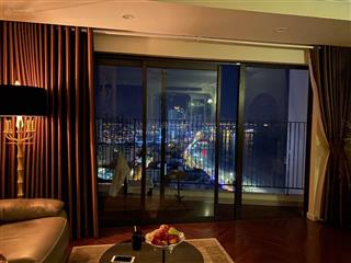 Cần tiền bán gấp căn hộ view trực diện biển, sổ đỏ, trung tâm nha trang