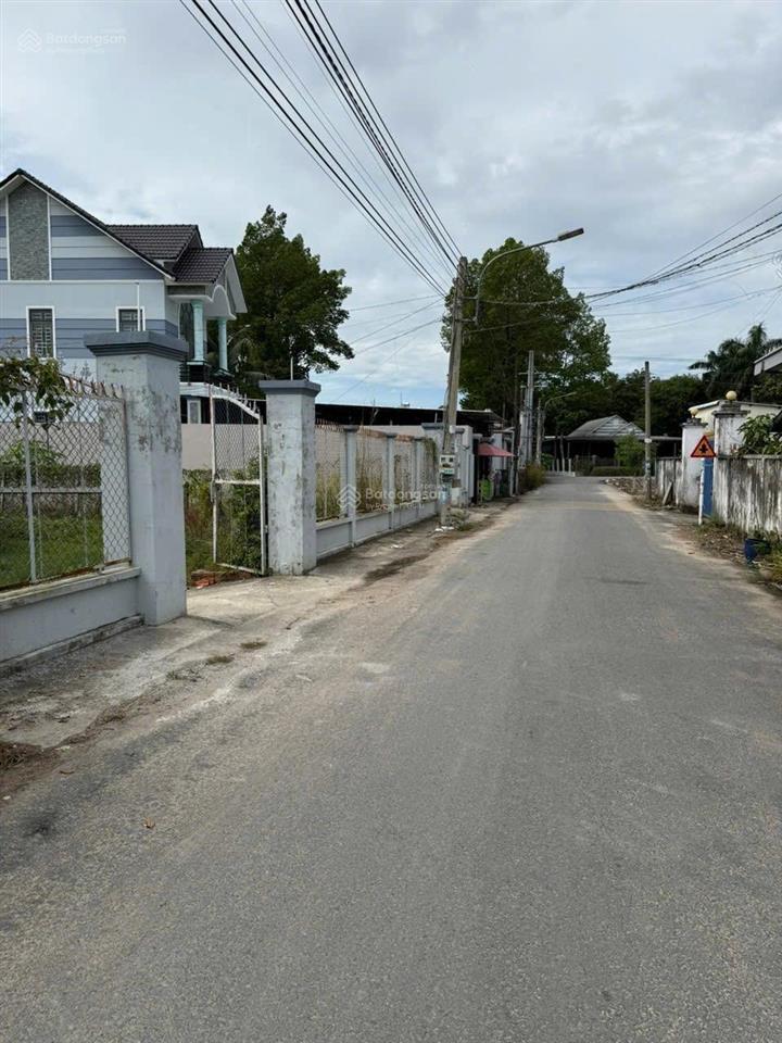 Đất phú an bến cát khu vực trung tâm kinh doanh buôn bán sát dt744, dt 5.5x23m giá 1 tỷ 580