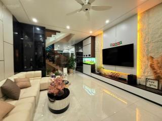 Bán gấp biệt thự liền kề hoàn thiện full luxury thang máy nhập khẩu cực đẹp tại hoàng huy mall