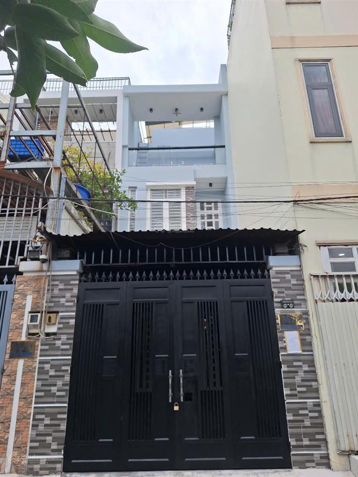 Cho thuê nhà nguyên căn 766 ql13, dt sử dụng 200m2. cách ngã tư bình triệu 10 phút xe máy