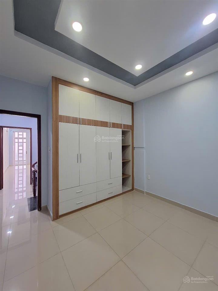 Cho thuê nhà nguyên căn 766 ql13, dt sử dụng 200m2. cách ngã tư bình triệu 10 phút xe máy